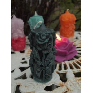 Pitk&auml; ruusukynttil&auml;